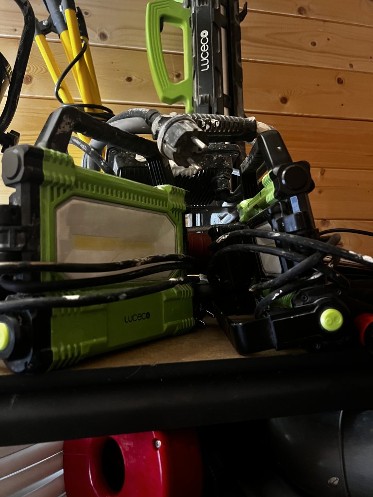Werkzeuge und Baumaterialien
