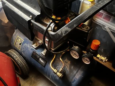 Werkzeuge und Baumaterialien