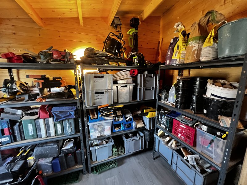 Werkzeuge und Baumaterialien