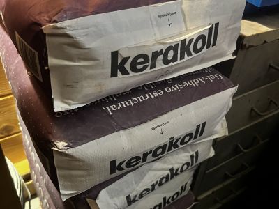 Werkzeuge und Baumaterialien
