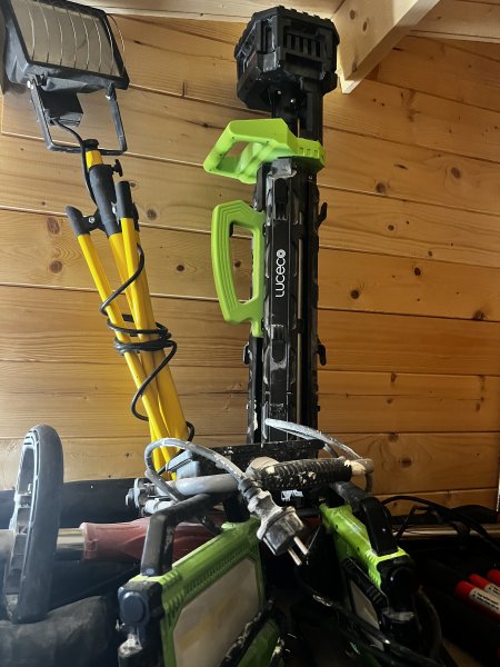 Werkzeuge und Baumaterialien