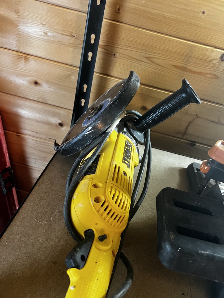 Werkzeuge und Baumaterialien