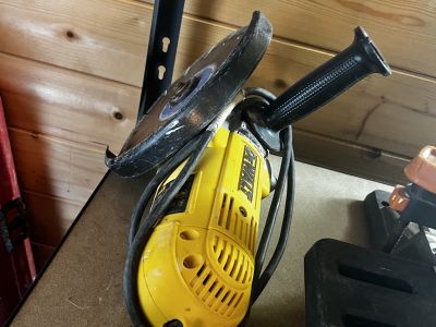Werkzeuge und Baumaterialien