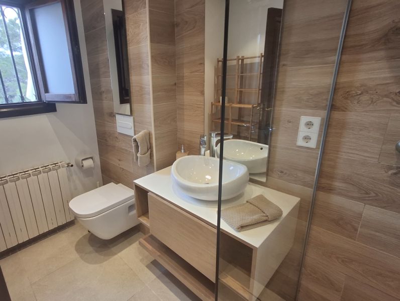 Invierno: chalet de 2 plantas con calefacción central de gasóleo, jardín y piscina en Cala Dor - cerca del puerto -- CH 23 WT