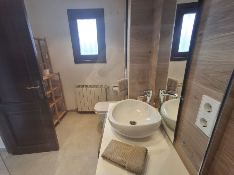 Invierno: chalet de 2 plantas con calefacción central de gasóleo, jardín y piscina en Cala Dor - cerca del puerto -- CH 23 WT