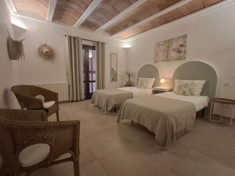 Invierno: chalet de 2 plantas con calefacción central de gasóleo, jardín y piscina en Cala Dor - cerca del puerto -- CH 23 WT