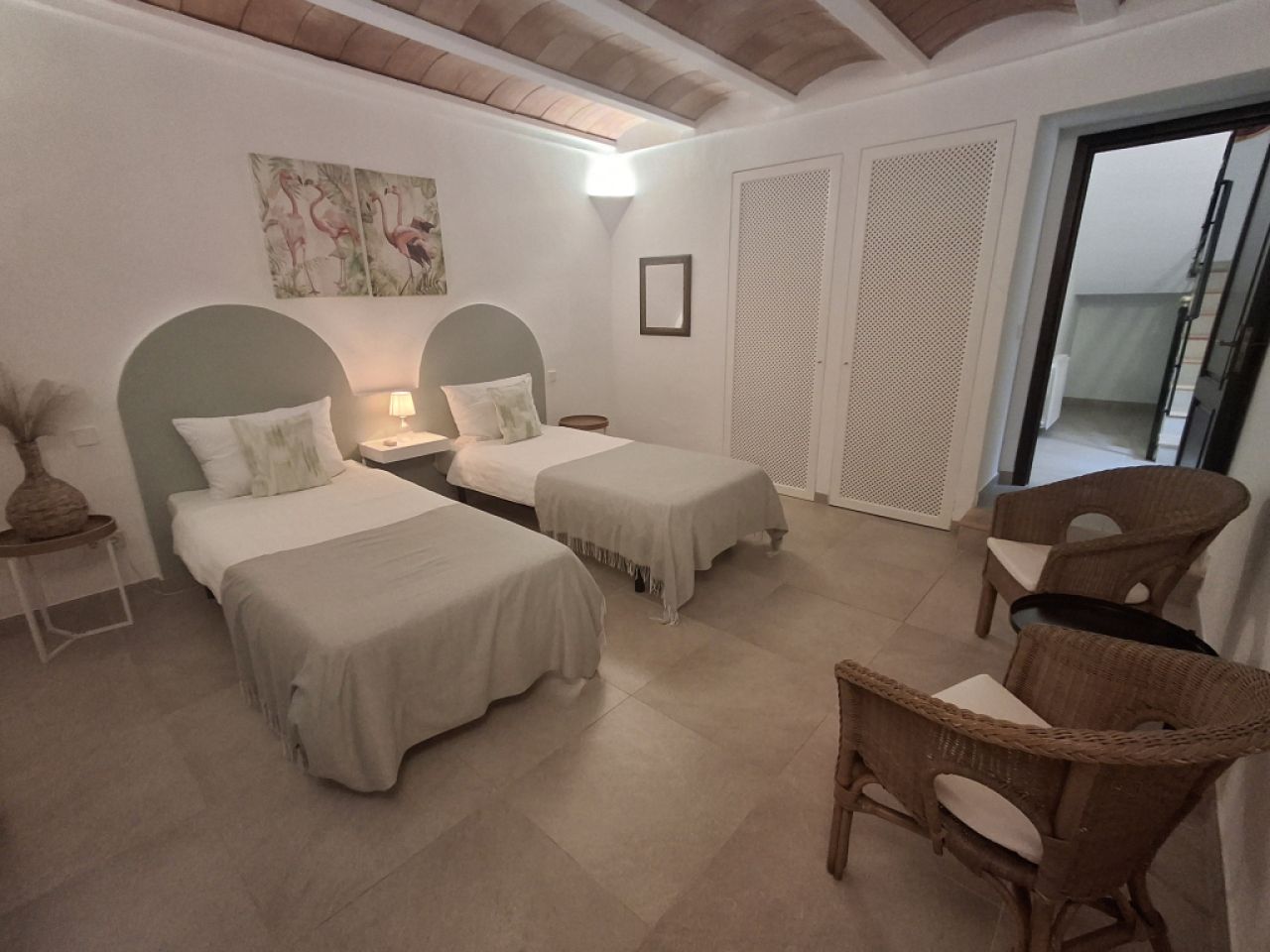 Invierno: chalet de 2 plantas con calefacción central de gasóleo, jardín y piscina en Cala Dor - cerca del puerto -- CH 23 WT