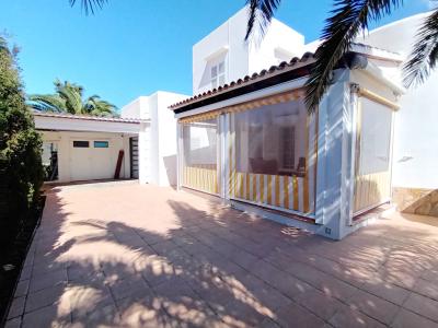 Invierno: Chalet de 2 plantas con calefacción central de gasoil y piscina en Cala Dor -- CH 12 WT