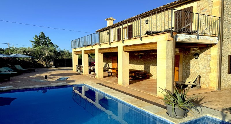 Winter: 2 Etagenfinca mit BBQ, Pool und AC / Kamin bei Pollenca-- F 13 WT