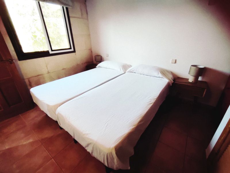 Winter: 2 Häuser auf einem Grundstück mit AC,Kamin und guter Lage bei Campos --- F 92 a + b WT