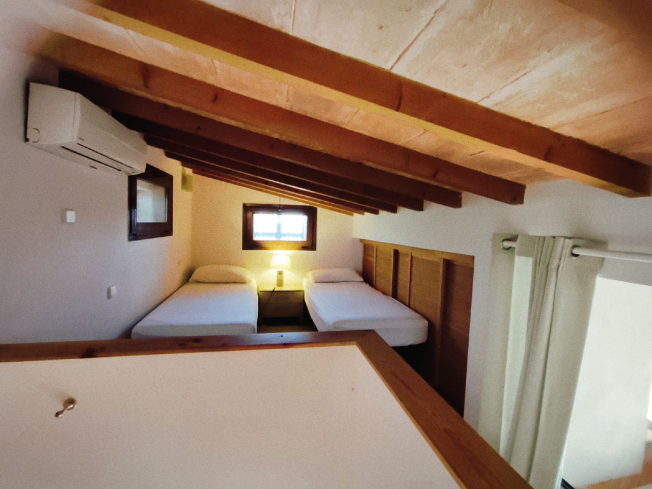 Winter: 2 Häuser auf einem Grundstück mit AC,Kamin und guter Lage bei Campos --- F 92 a + b WT