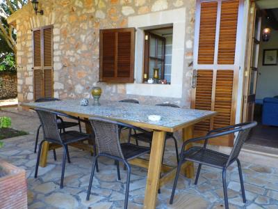 INVIERNO 25 / 26 : Gran campo con calefacción, piscina y en una zona tranquila cerca de Felanitx -- 