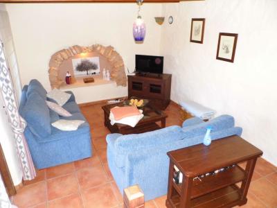 INVIERNO 25 / 26 : Gran campo con calefacción, piscina y en una zona tranquila cerca de Felanitx -- 