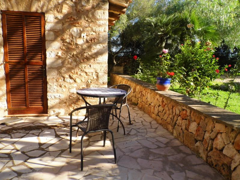 INVIERNO 25 / 26 : Gran campo con calefacción, piscina y en una zona tranquila cerca de Felanitx -- 