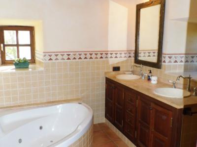 INVIERNO 25 / 26 : Gran campo con calefacción, piscina y en una zona tranquila cerca de Felanitx -- 