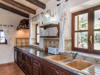 INVIERNO 25 / 26 : Gran campo con calefacción, piscina y en una zona tranquila cerca de Felanitx -- 