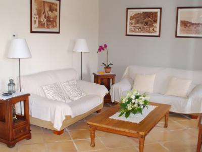 WINTER 26 / 27: Casita mit Zentralheizung auf einem Gemeinschaftsgrundstück bei Manacor -- F 250 a