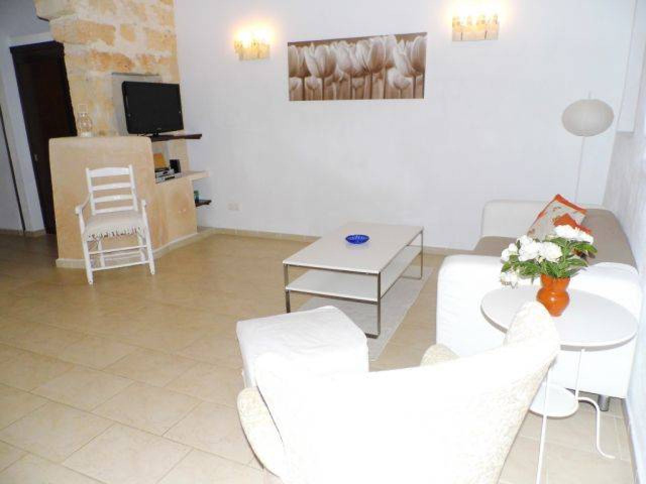 WINTER 26 / 27: Small casita with terrace in the countryside near Manacor -- F 250 c