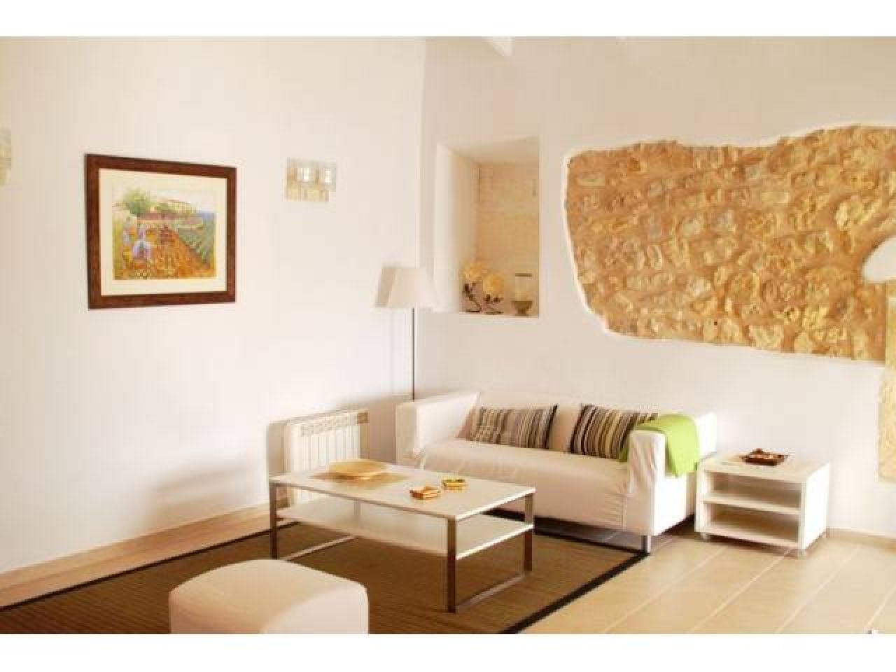 WINTER 26 / 27: Small casita with terrace in the countryside near Manacor -- F 250 c