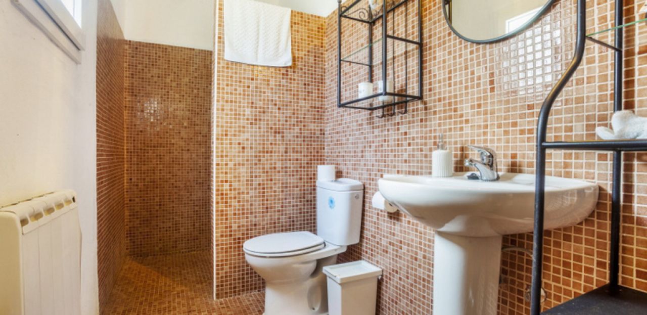 Winter 27 / 28: Ebenerdiges Chalet mit AC und Pool bei Es Carritxo -- CH 17 WT