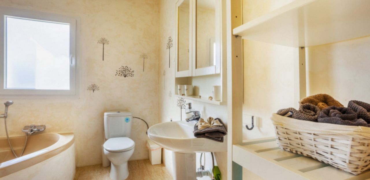 Winter 27 / 28: Ebenerdiges Chalet mit AC und Pool bei Es Carritxo -- CH 17 WT