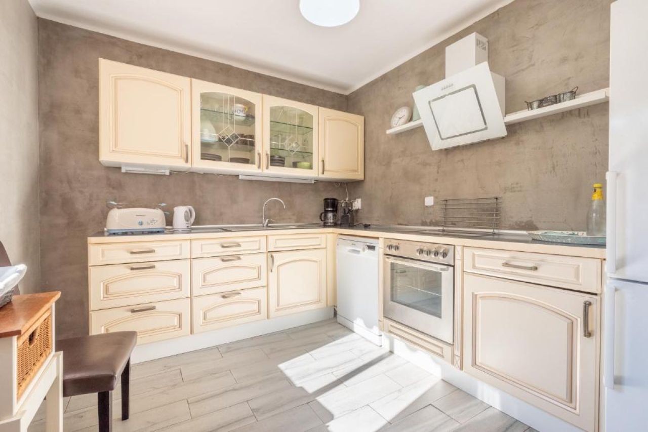 Winter 27 / 28: Ebenerdiges Chalet mit AC und Pool bei Es Carritxo -- CH 17 WT