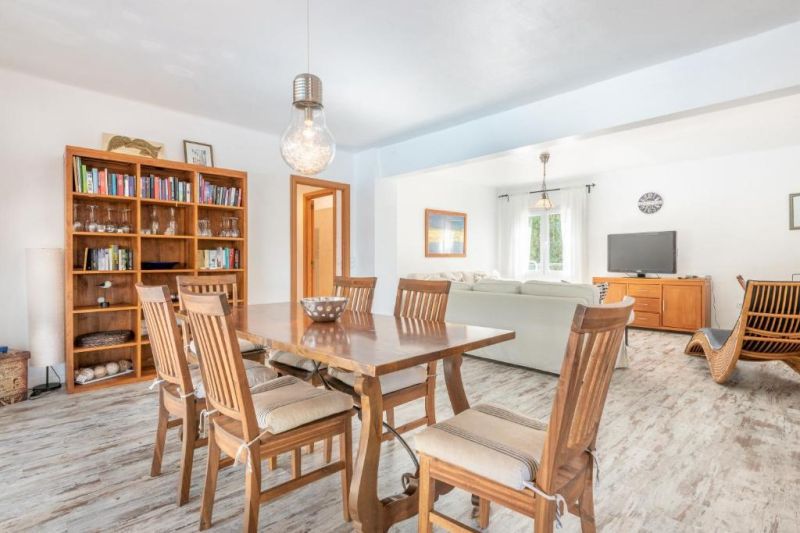 Winter 27 / 28: Ebenerdiges Chalet mit AC und Pool bei Es Carritxo -- CH 17 WT