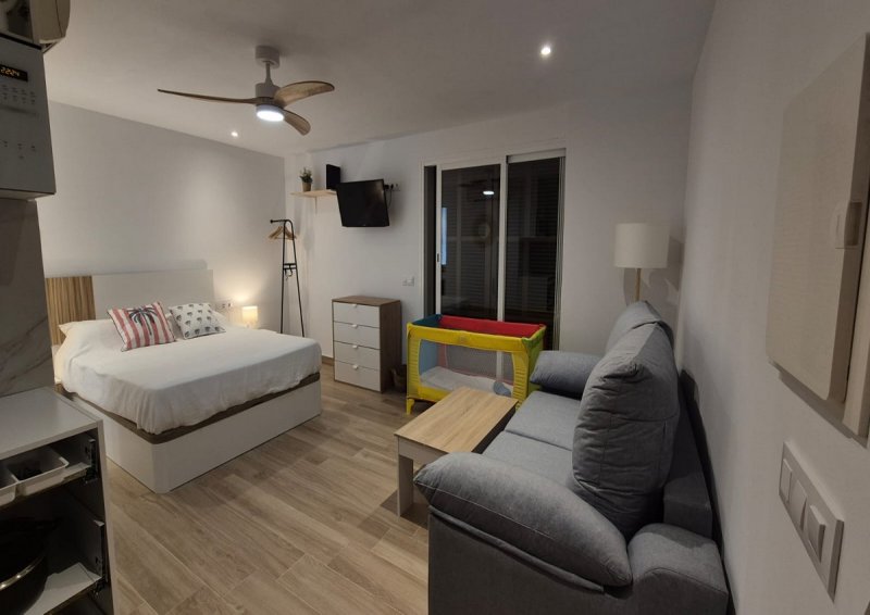 Winter 27 / 28: Modernes Studio in 2. Etage mit Terrasse und Gem. Pool in Cala Dor -- AP 40 WT