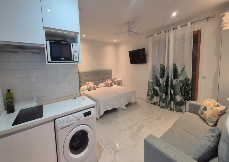Winter 27 / 28: Modernes Studio in 2. Etage mit Terrasse und Gem. Pool in Cala Dor -- AP 40 WT