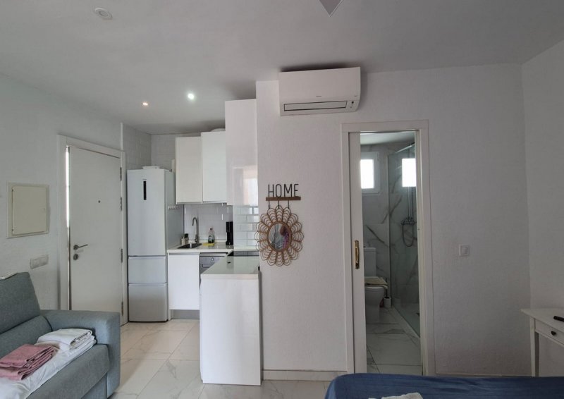 Winter 27 / 28: Modernes Studio in 2. Etage mit Terrasse und Gem. Pool in Cala Dor -- AP 40 WT