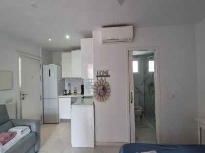 Winter 27 / 28: Modernes Studio in 2. Etage mit Terrasse und Gem. Pool in Cala Dor -- AP 40 WT