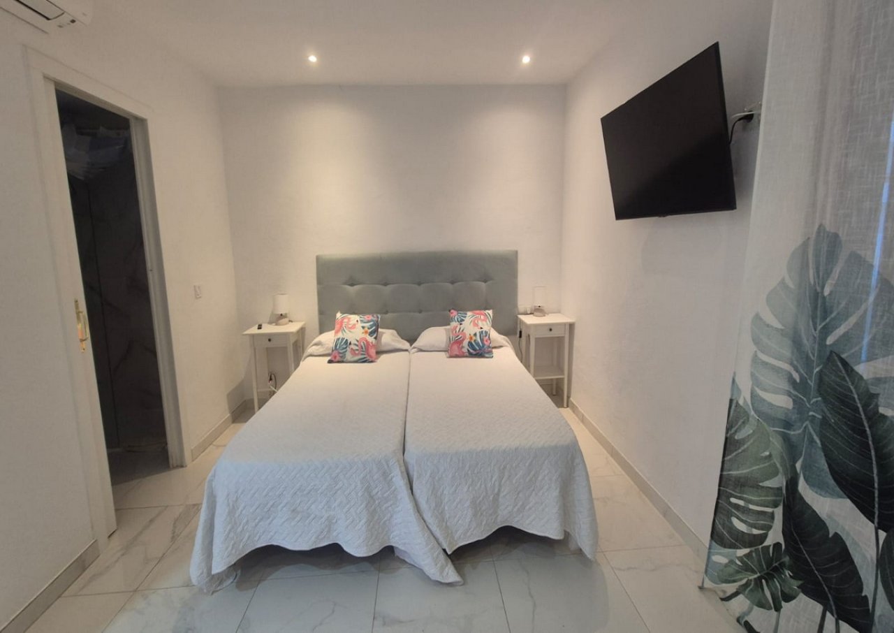 Winter 27 / 28: Modernes Studio in 2. Etage mit Terrasse und Gem. Pool in Cala Dor -- AP 40 WT