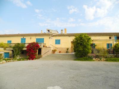 INVIERNO: 3 sep. Casas con 2 piscinas y calefacción en Manacor --- F 250 CM