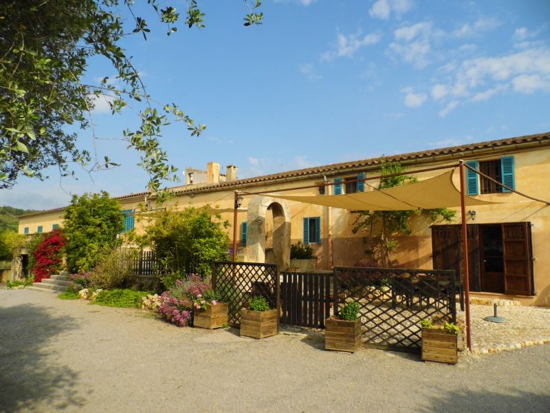 INVIERNO: 3 sep. Casas con 2 piscinas y calefacción en Manacor --- F 250 CM