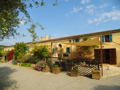 INVIERNO: 3 sep. Casas con 2 piscinas y calefacción en Manacor --- F 250 CM