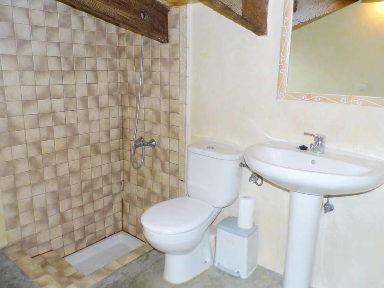 INVIERNO: 3 sep. Casas con 2 piscinas y calefacción en Manacor --- F 250 CM