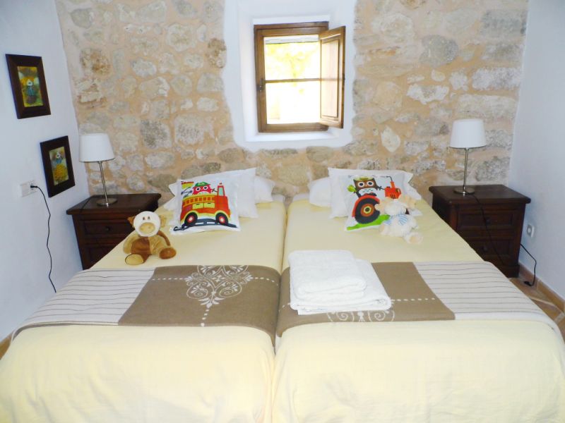 INVIERNO: 3 sep. Casas con 2 piscinas y calefacción en Manacor --- F 250 CM