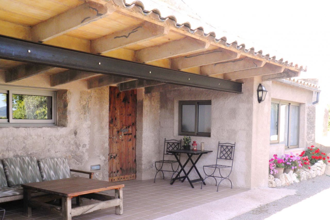 INVIERNO: 3 sep. Casas con 2 piscinas y calefacción en Manacor --- F 250 CM