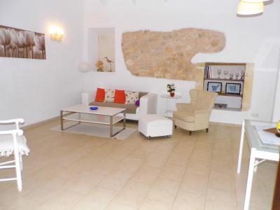 INVIERNO: 3 sep. Casas con 2 piscinas y calefacción en Manacor --- F 250 CM