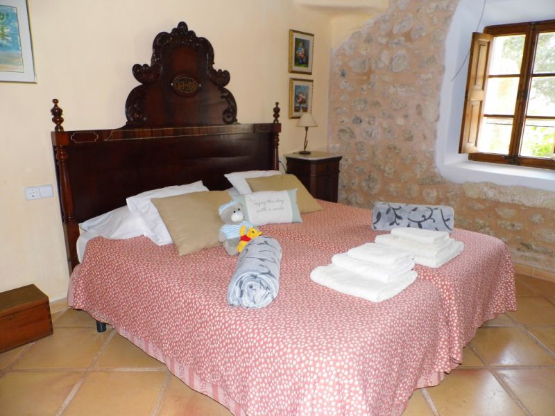 INVIERNO: 3 sep. Casas con 2 piscinas y calefacción en Manacor --- F 250 CM