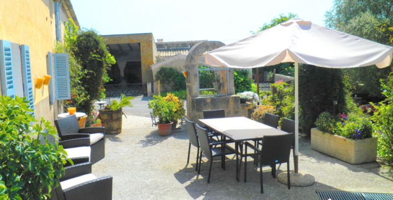 INVIERNO: 3 sep. Casas con 2 piscinas y calefacción en Manacor --- F 250 CM