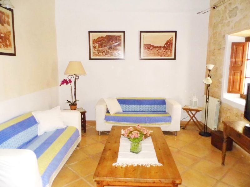 INVIERNO: 3 sep. Casas con 2 piscinas y calefacción en Manacor --- F 250 CM