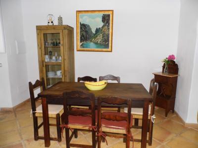 INVIERNO: 3 sep. Casas con 2 piscinas y calefacción en Manacor --- F 250 CM