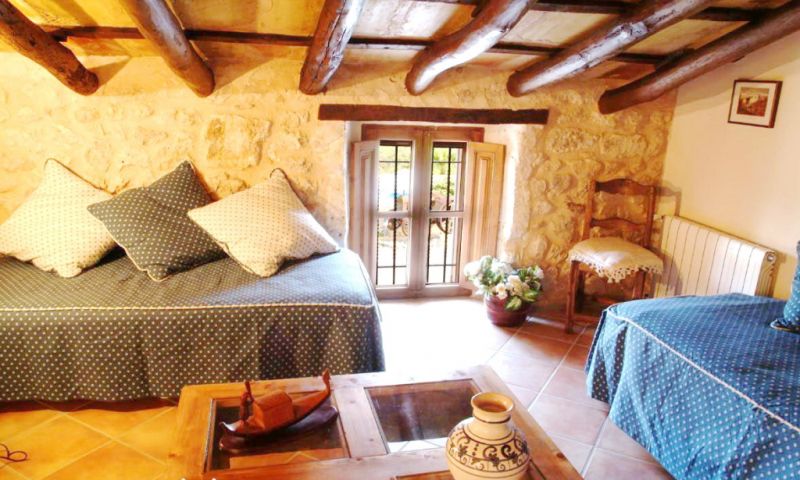 INVIERNO: 3 sep. Casas con 2 piscinas y calefacción en Manacor --- F 250 CM