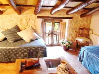 INVIERNO: 3 sep. Casas con 2 piscinas y calefacción en Manacor --- F 250 CM