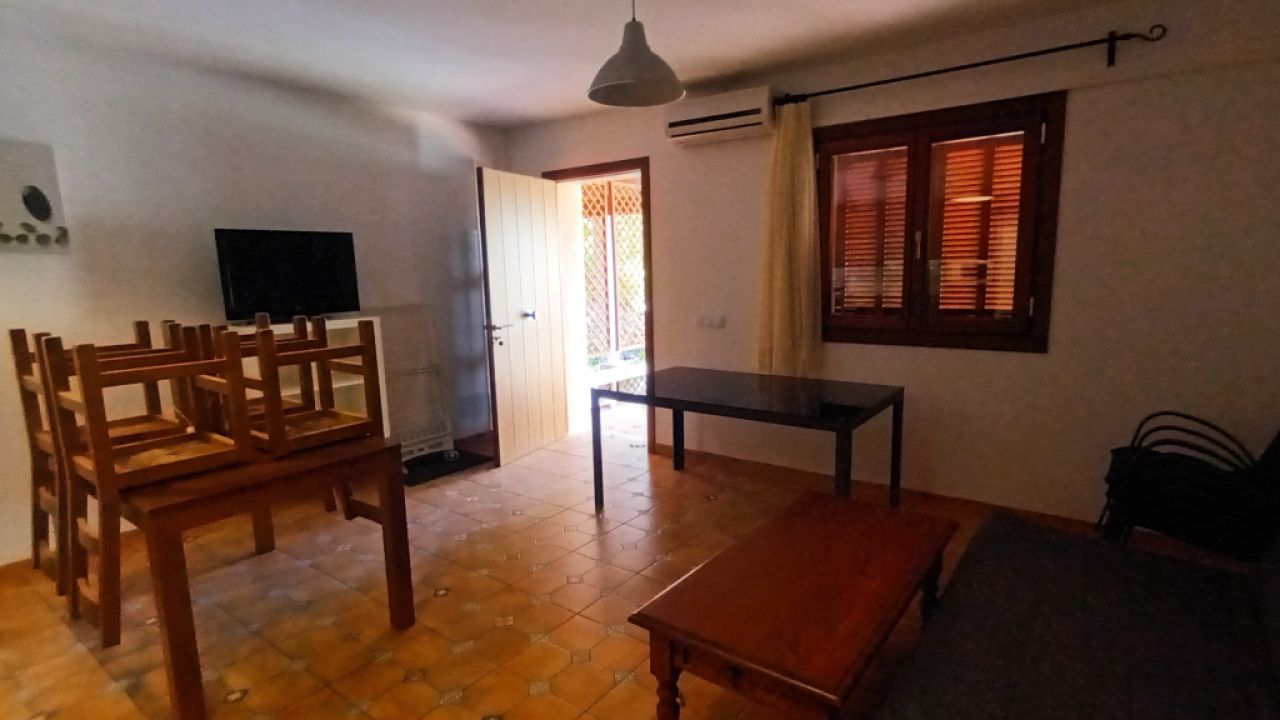 Winter: 4 Apts mit Gemeinschaftspool, BBQ und AC in einer DOrfsiedlung bei Campos -- AP 23 a - d WT