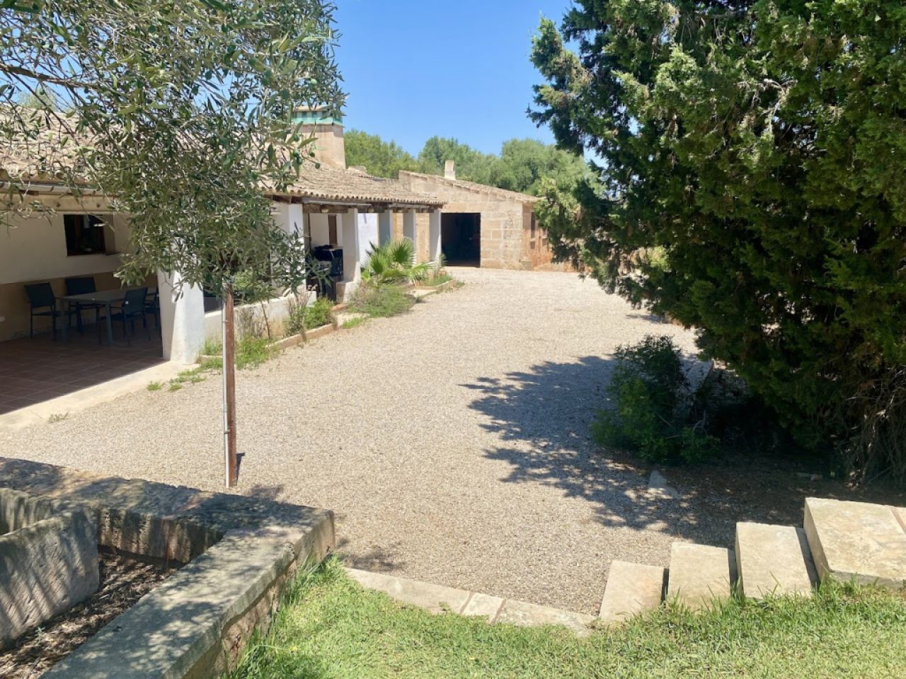 Winter: 9 apartments with 1 - 2 bedrooms on a communal plot with pool and AC in a quiet area near Campos-AP 43