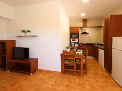 Winter: 9 apartments with 1 - 2 bedrooms on a communal plot with pool and AC in a quiet area near Campos-AP 43