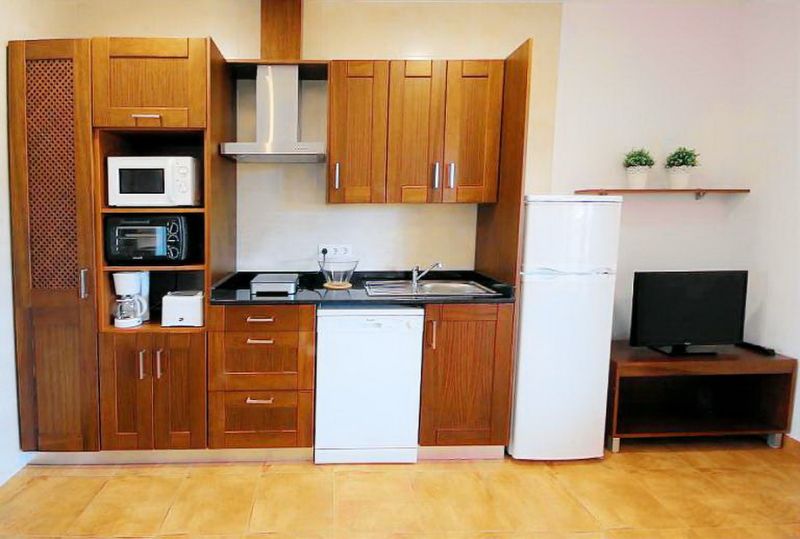 Winter: 9 apartments with 1 - 2 bedrooms on a communal plot with pool and AC in a quiet area near Campos-AP 43