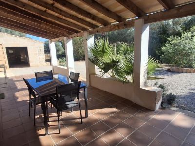 Winter: 9 apartments with 1-2 bedrooms on shared property with pool and AC in quiet area near Campos